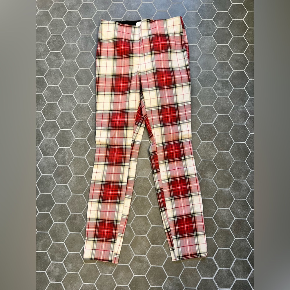 Festive holiday pull on pants. Tartan print. Worn once
